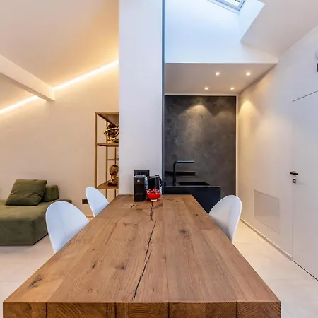 App 303 Palazzo Cavour *