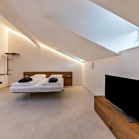 App 303 Palazzo Cavour Lägenhet *