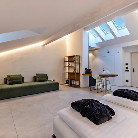 App 303 Palazzo Cavour *