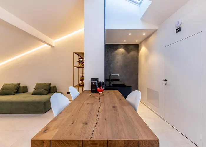 App 303 Palazzo Cavour *