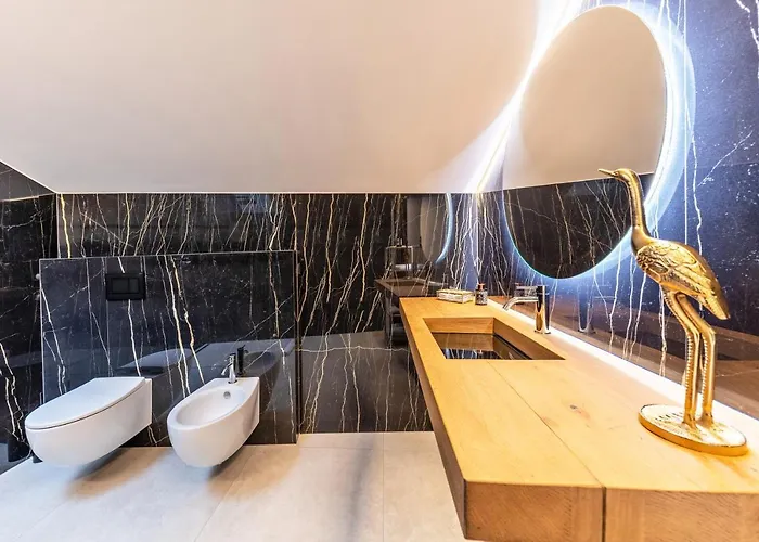 App 303 Palazzo Cavour *